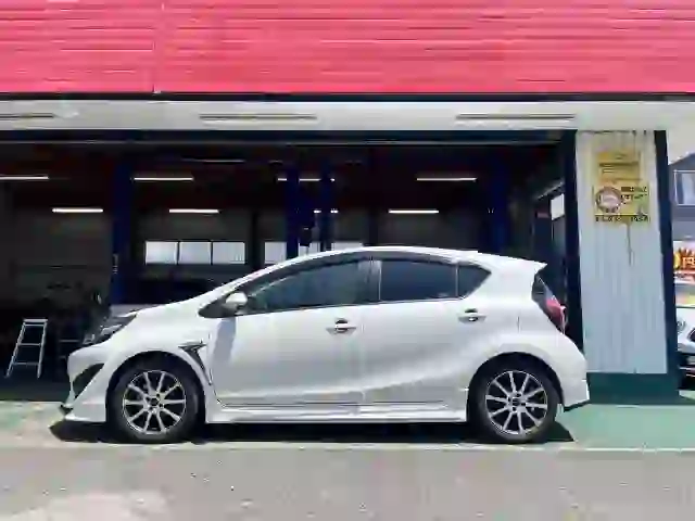 Down‑Suspension Swap in Okayama Gives Toyota Aqua NHP10 a Handling Boost