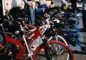 Osaka’s Naniwa Vintage Car Parts Swap Meet: Families Can Join for Only ¥500