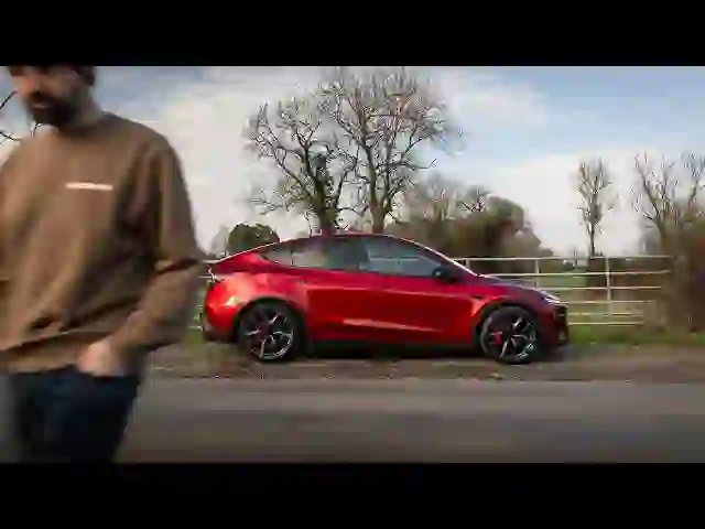 Model Y Claims UK EV SUV Crown with 24,298 Registrations